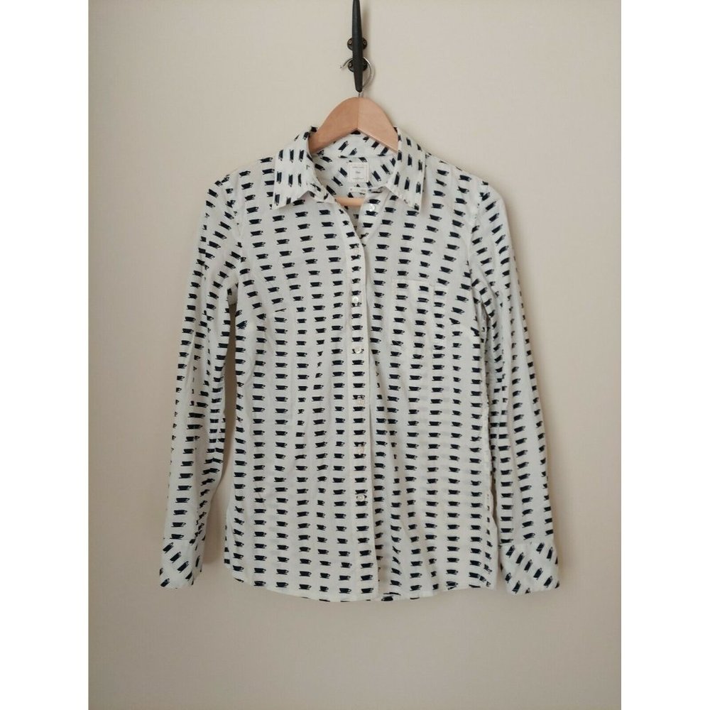 GAP Shirt- White Teacup Print Fitted Boyfriend Button Up Top